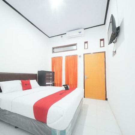 Reddoorz Syariah Near Mall Roxy Banyuwangi 2 Εξωτερικό φωτογραφία