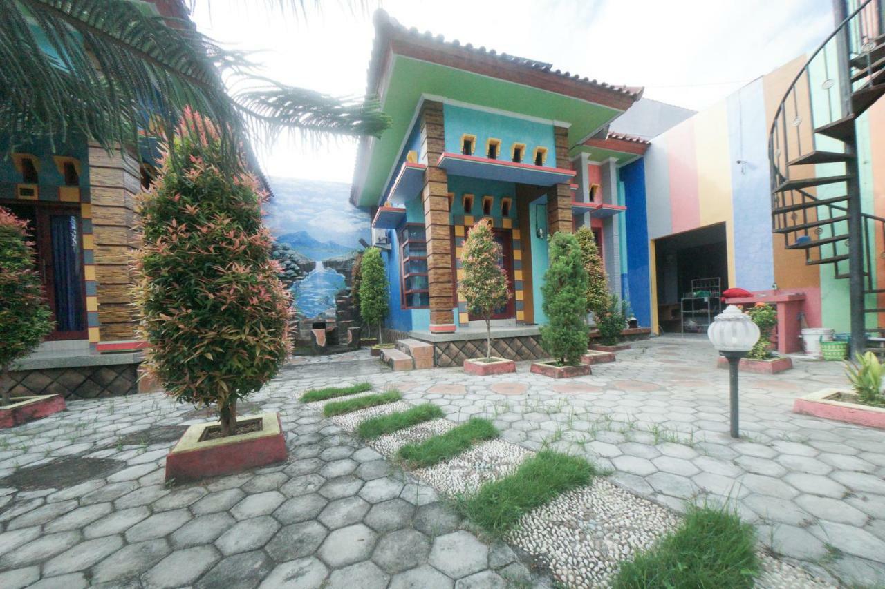 Reddoorz Syariah Near Mall Roxy Banyuwangi 2 Εξωτερικό φωτογραφία